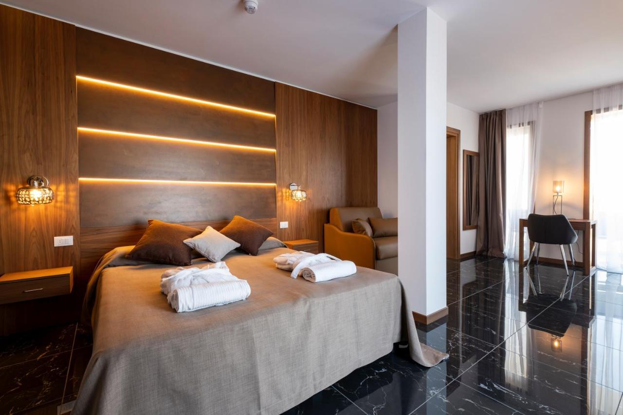 Hotel Mare Ліньяно-Сабб'ядоро Екстер'єр фото